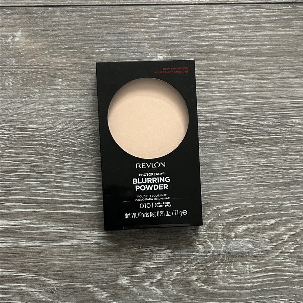 Revlon Photoready Blurring Powder 010 Fair / light